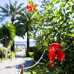 Hotel Globales Gardenia 3*