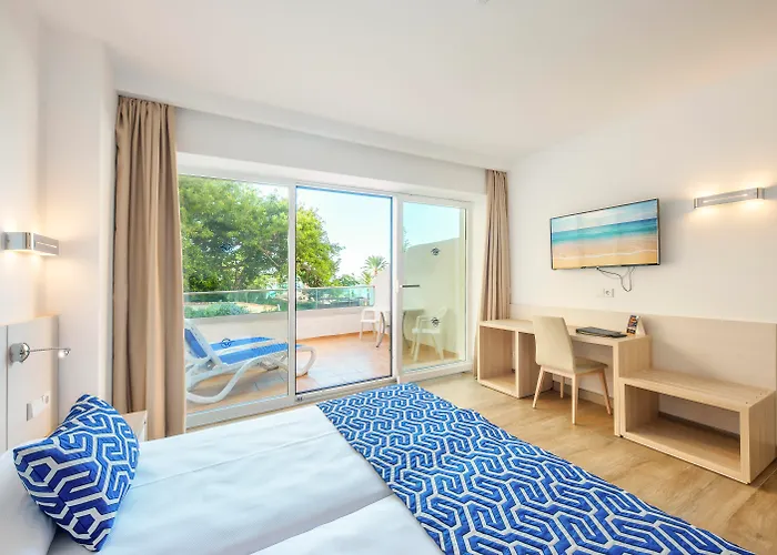 Hotel Globales Gardenia 3*